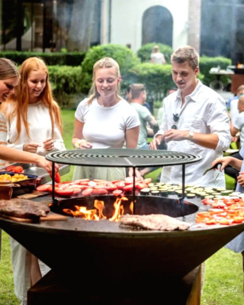 BBQ grill van Chef Speciaal met vuur en rook